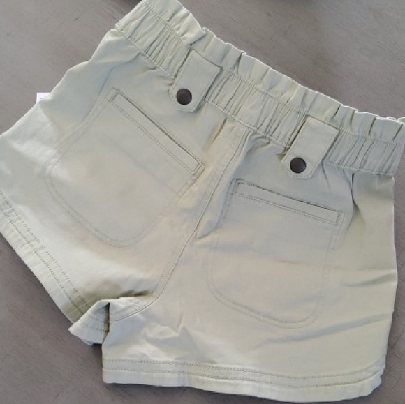 Celebrity Pink High Waist Green Shorts - Picture 4 of 4